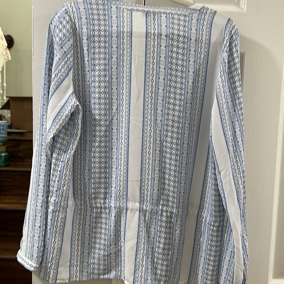 New directions women’s shirt size Medium - Picture 5 of 8